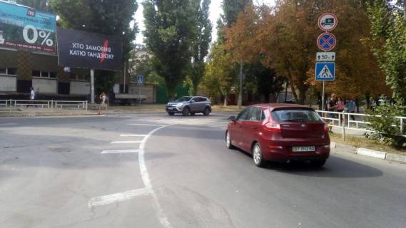 Билборд A в Херсоне, 3х6 м.  по вул. Небесної сотні у районі парку Херсонська фортця фото 1