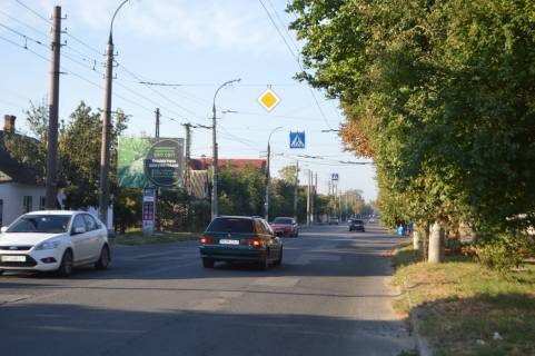 Призма A в Херсоне, 3х4 м.  Патона вул.(зупинка "Торговий центр") - 386509 фото 1