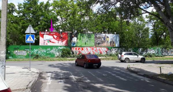 Билборд A в Херсоне, 3х6 м.  вул.Молодіжна/вул.Небесної Сотні, школа№30 фото 1