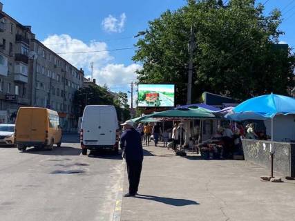 Видеоборд A в Херсоне, 3х2 м  вул.Потьомкінська (Люксембург)/Центральний ринок (Зупинка) - 401605 фото 1