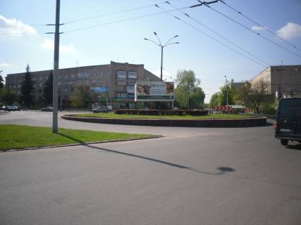 Призма A в Ровно, 6х3м  м. Рівне, кільце на перехресті вул. Відінської та вул. Володимира Стельмаха (Курчатова) - 112686 фото 1