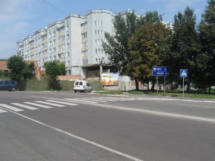 Билборд A в Остроге, 6х3м  м. Острог,  вул. Глібова, перехрестя з вул. Татарською фото 1