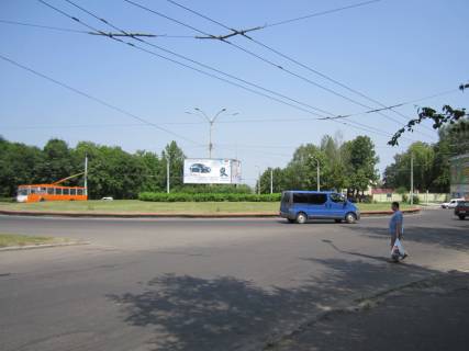 Билборд A в Ровно, 6х3м  м. Рівне, кільце на перехресті вул. Володимира Стельмаха (Курчатова) та вул. Д. Галицького фото 1