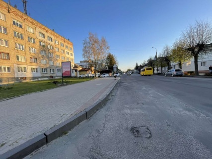 Ситилайт B в Рожище вул. Незалежності, 55 фото 1