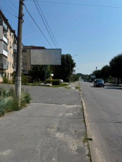 Билборд B в Звягель (Новоград-Волынский) вул. Житомирська (біля будинку No57 та відділення Нової пошти) фото 1