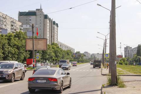 Билборд B в Харькове, 3х6  Академіка Павлова вул., 144-Б, в центр (ТЦ Космос) фото 1