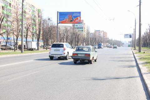 Билборд B в Харькове, 3х6  Байрона (Героїв Сталінграда) пр-т, 179, з центру фото 1