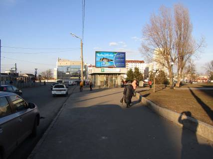 Видеоборд A в Харькове, 6x3  просп. Героїв Харкова (Московський) - Молочна (Кірова) вул., м. Захисників України, до центру (ДК "ХЕМЗ", "Кінний Ринок") - 457669 фото 1