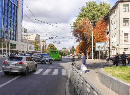 Скроллер A в Харькове, 3,1х2,2  просп. Незалежності (просп. Правди), - Трінклева вул., 6, з центру, VIP - 528604 фото 1