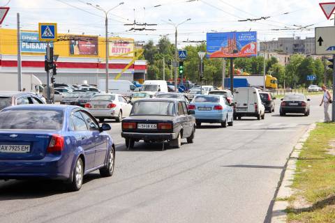 Видеоборд B у Харкові, 6x3  просп. Льва Ландау (50-річчя СРСР) + Байрона (Героїв Сталінграда) пр-т, 136д, з центру (гіпермаркет "Клас", "Комунальний Ринок") - 457657 Фото 1