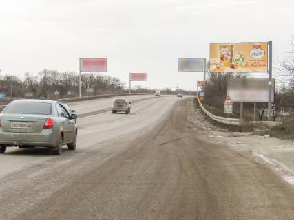 Билборд A в Песочине, 3х6  Київська траса, зупинка Пісочин, вул. Полтавський шлях, 51 із центру фото 1