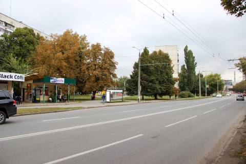 Билборд B в Харькове, 1,24х1,84  Гвардійців-Широнінців вул., 27 фото 1