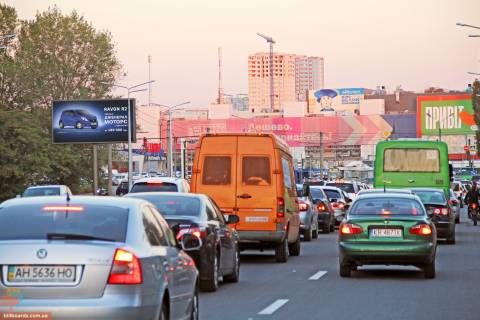 Призма B в Запорожье Героев Труда ул. (напротив дома № 2-Г), из центра (VIP) (Ниссан) - 165615 фото 1