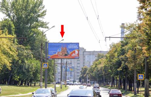 Билборд B в Днепр (Днепропетровск), 3х6  Гвардійців-Широнінців вул., 18, в центр фото 1