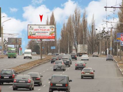 Билборд B в Харькове, 3х6  просп. Льва Ландау (50-річчя СРСР)+ Каденюка (Танкопія) вул., з центру фото 1