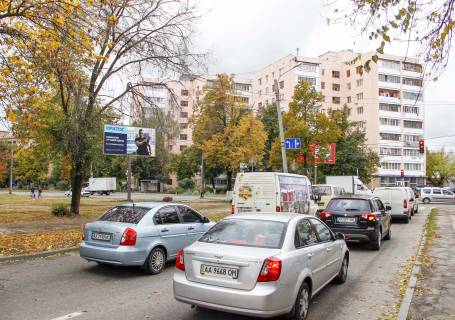 Билборд B в Харькове, 3х6  Холодногірська (Єлізарова) вул., 4 - Волонтерська вул., в центр фото 1