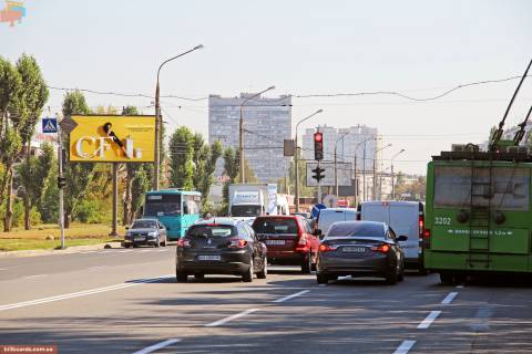 Билборд B в Запорожье Юбилейный пр-т - Тракторостроителей пр-т, 63, из центра  (Киноленд) фото 1