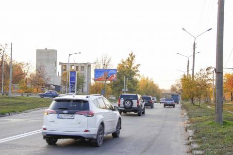 Билборд B в Днепр (Днепропетровск), 3х6  Тракторобудівників пр-т, 1/1, з центру фото 1