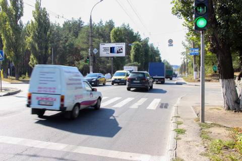 Билборд B в Харькове, 3х6  просп. Любові Малої (Постишева) - Баварська (Культкомівська) вул., з центру фото 1
