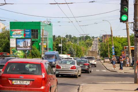 Скроллер B в Харькове Деревянко ул., 17 - Балакирева ул., VIP, в центр - 185715 фото 1