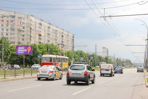 Білборд, Бігборд (Борд)  B у Харкові, 3х6  Перемоги пр-т, 64-Б, в центр Фото 1