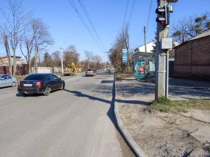 Білборд, Бігборд (Борд)  A у Харкові, 1,24х1,84  Холодногірська (Єлізарова) - Верхня Гиївська, 100 (зупинка Верхня Гиївська), з центру Фото 1