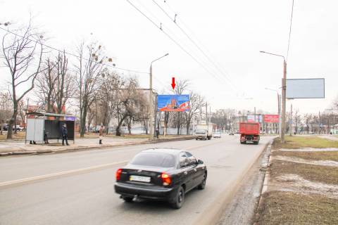 Білборд, Бігборд (Борд)  B у Дніпро (Дніпропетровськ), 3х6  Олександрівський пр-т - Менахем-Мендл Шнеєрсона (Мініна) вул., з центру Фото 1