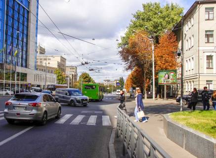 Видеоборд A в Харькове, 3,1х2,2  просп. Незалежності (просп. Правди), 13 - Трінклера вул., з центру (Kharkiv Palace. Харків Палас, готель Харків, площа Свободи) - 457678 фото 1