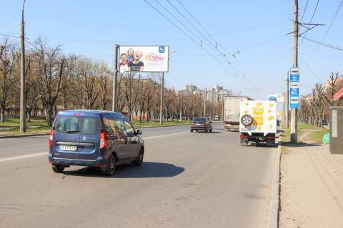 Билборд B в Днепр (Днепропетровск), 3х6  Богдана Хмельницького (Героїв Сталінграда) пр-т,160, в центр фото 1