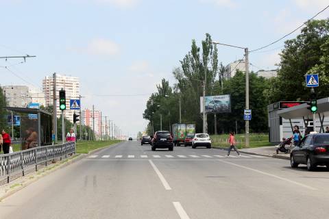 Білборд, Бігборд (Борд)  A у Дніпро (Дніпропетровськ), 3х6  Перемоги пр-т, 54, з центру Фото 1