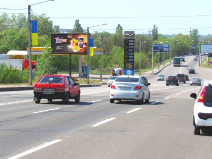 Билборд B в Харькове, 3х6  Полтавський шлях вул. - Різдвяна (Енгельса) вул., 1-а, з центру фото 1