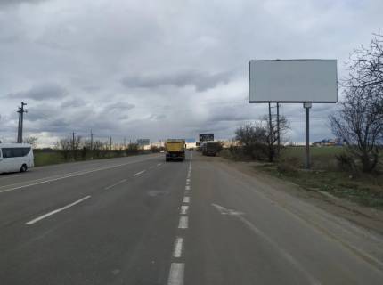 Білборд, Бігборд (Борд)  A у , , 3х6  транспорт рухається від двох стовпів, з Авангарду в бік Аквапарку Фото 1