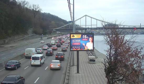 Video Billboard A in Kyiv, 3.20 x 2.24  Naberezne sose, Pisohidnij mist, do Podolu - 391061 Photo 1
