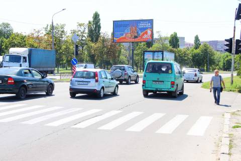 Призматрон, Призма B у Харкові, 3х6  просп. Льва Ландау (50-річчя СРСР), 91, из центра - 383438 Фото 1