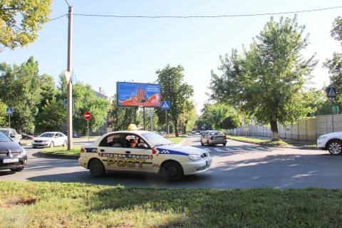 Білборд, Бігборд (Борд)  A у Харкові, 3х6  Першого Травня вул. -  Весніна вул., 5-а   Фото 1