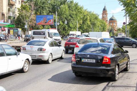 Billboard B in Kharkiv, 2,88х5,76  Poltavskij slah st., 130/132 - Petra Bolbocana st., v centr ( VIP ) Razmer 5760h2880 Photo 1
