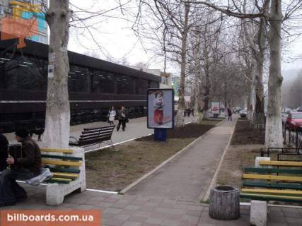Ситилайт B в Черноморск (Ильичевск) ул. Ленина, 19, вход в ЦУМ, №020-В фото 1