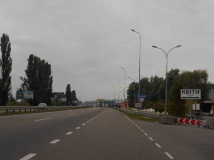 Billboard B in Khodosivka, 6х3  Dniprovs'ke sose, trasa N-01 "Kiiv-Znam'anka", km 23+100 livo, za 460m do povorotu na Hodosivku ta AZS UPG, sadovij centr "Interflora", Mega Market, cerez 270m pisla "Zelenij rinok", cerez 600m pisla AZS OKKO Photo 1