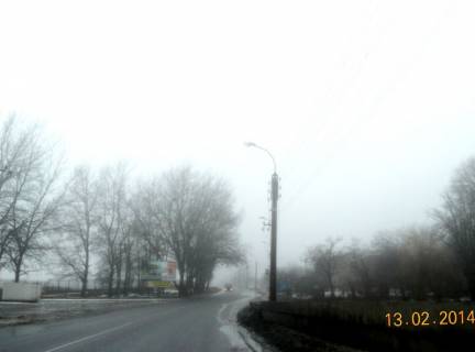 Билборд B в Умане м. Умань, вул. Інтернаціональна, навпроти будинку 115, навпроти автобусної зупинки, за дамбою, через 255м після перехрестя з Інтернаціональним провулком, через 385м після повороту на вул. Мічуріна, за 65м до повороту на вул. Павлова фото 1