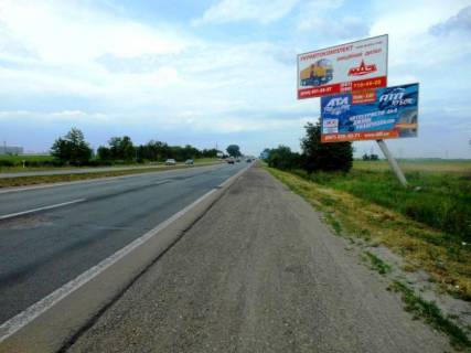 Билборд A в Скибине Чернігівська траса,  М-01, км 39+850 право, с. Скибина, вул. Київська, 300м до повороту на с. Літки, Велику Димерку, 2 км до поворота на  завод "Coca-Cola", 300 м до АЗК "АМІК" фото 1