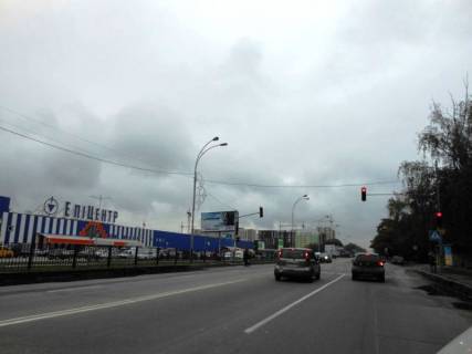 Білборд, Бігборд (Борд)  B у Бровари, 6х3  м. Бровари, вул. Київська, навпроти будинку 306, навпроти автобусної зупинки, за 280м до повороту на вул. Василя Симоненка та пров. Чорних Запорожців (кол. Короленка,  Камо) , за 70м до магазину "Епіцентр" та магазину "Novus", через 75м після повороту на вул. Козацька, через 320м Фото 1
