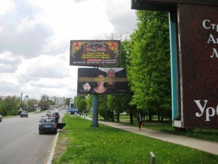 Білборд, Бігборд (Борд)  A у Умані м. Умань, вул. Київська, за 60м до АЗС SOCAR, за 200м до повороту на вул. Лісова, через 125м після повороту на вул. Нова, низ Фото 1