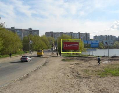 Билборд A в Умане, 6х3  м. Умань, вул. Незалежності, навпроти будинку 49, через 50м після повороту на вул. Осташівська, за 85м до автобусної зупинки та 195м до повороту на вул. Івана Богуна, лівий фото 1