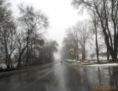 Білборд, Бігборд (Борд)  A у Умані, 6х3  м. Умань, вул. Інтернаціональна, навпроти будинку 117, перехрестя з Інтернаціональнім провулком, за дамбою, за 100м до повороту на вул. Мічуріна, 180м до повороту на вул. Докучаєва, 260м до автобусної зупинки та повороту на вул. Вільямса Фото 1