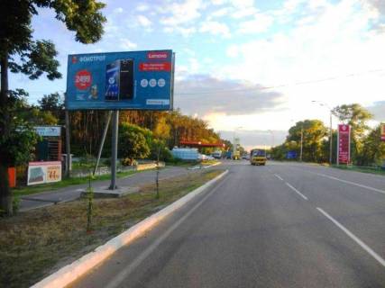 Билборд B в Бровары, 6х3  м. Бровари, вул. Київська, 4, біля магазину "Фора", виїзд з м. Бровари в сторону м. Київ, за 20м до перехрестя з вул.Заліська (колишня провулок С.Єсеніна) , за 100м до АЗС "КЛО" фото 1
