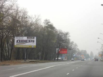 Билборд B в Бровары, 6х3  м. Бровари, вул. Київська, 302, через 180м після магазину "Епіцентр" та магазину "Novus", через 35м після повороту на вул. Козацька, за 210м до повороту до ЖК "Лісовий квартал", за 330м до магазину "Сільпо" фото 1