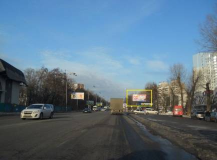Билборд A в Бровары, 6х3   м. Бровари, вул. Київська, біля автобусної зупинки та магазину "Varus", заїзд на ринок, за 110м до повороту до магазину "АТБ", за 185м до АЗС "WOG", за 205м до повороту на вул. Василя Стефаника, через 130м після повороту на вул. Василя Симоненка та фото 1