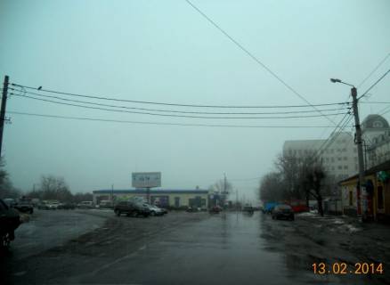 Билборд B в Умане, 6х3  м. Умань, розв'язка з вул. Київська, вул. Тищика та вул. Шевченка (клумба), біля Автовокзалу, навпроти магазину АТБ, за 200м до АЗС SOCAR фото 1