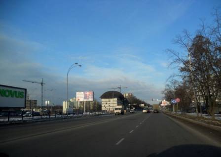 Билборд B в Бровары, 6х3  м. Бровари, вул. Київська, навпроти будинку 312, біля магазину "Епіцентр" та магазину "Novus", через 100м після автобусної зупинки, через 305м після повороту на вул. Козацька, за 50м до повороту на вул. Василя Симоненка та вул. Короленка фото 1