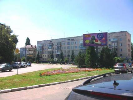 Призматрон, Призма A у Василькові м. Васильків, вул. Декабристів 1-А, перехрестя з вул. Грушевського, клумба, зі сторони вул. Декабристів   - 308423 Фото 1